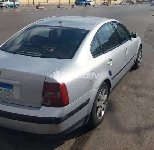 فولكس فاغن باسات 1999 فضي مستعملة للبيع - 8