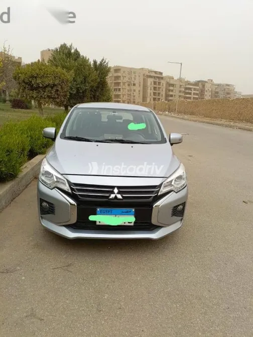 ميتسوبيشي ميراج 2024 فضي مستعملة للبيع - 2
