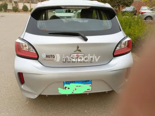 ميتسوبيشي ميراج 2024 فضي مستعملة للبيع - 3
