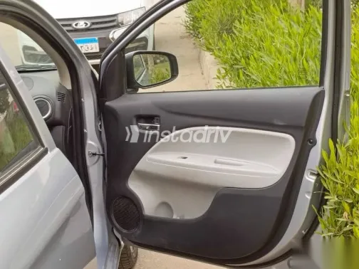 ميتسوبيشي ميراج 2024 فضي مستعملة للبيع - 8