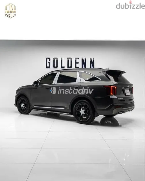 كيا سورينتو 2025 رمادي جديدة للبيع - 2