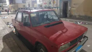 لادا 2105 1987 أحمر مستعملة للبيع