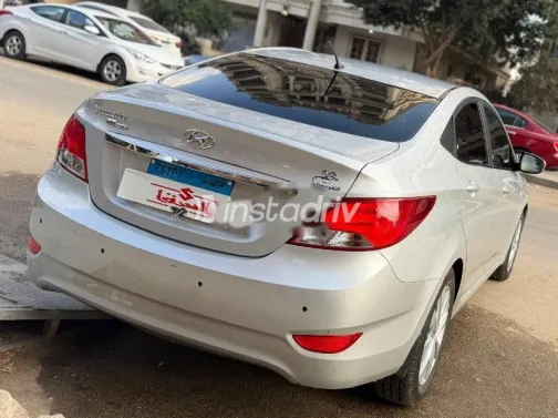 هيونداي اكسنت RB 2025 فضي مستعملة للبيع - 5