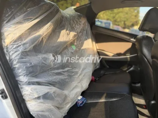 هيونداي اكسنت RB 2025 فضي مستعملة للبيع - 6