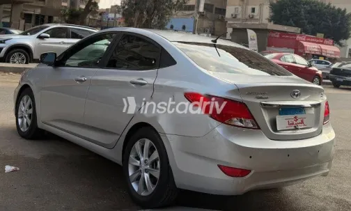 هيونداي اكسنت RB 2025 فضي مستعملة للبيع - 7