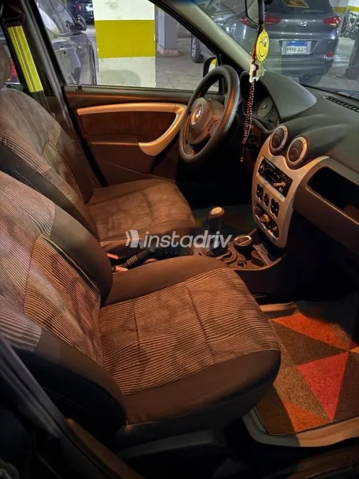 رينو لوجان 2010 أسود مستعملة للبيع - 3