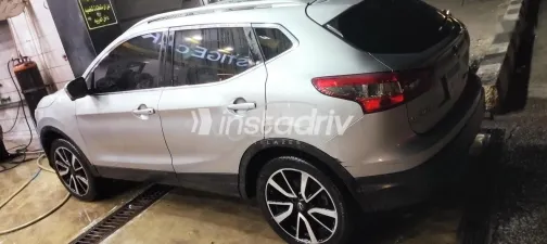 نيسان قشقاي 2017 أبيض مستعملة للبيع - 2