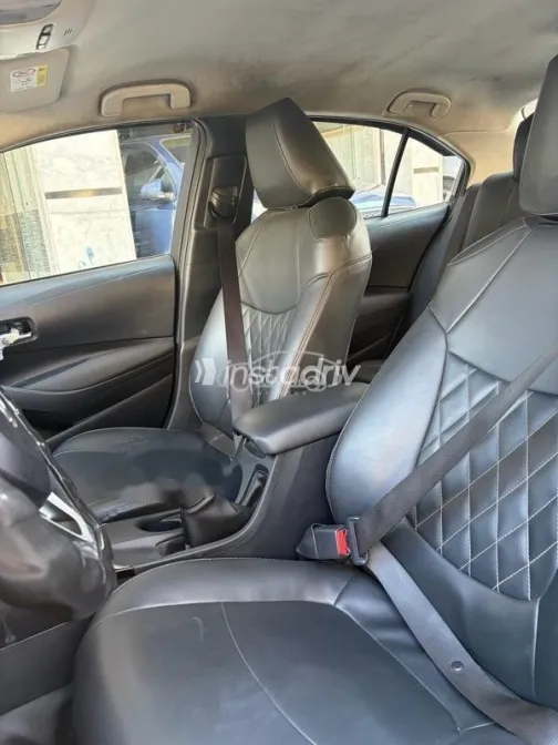 تويوتا كورولا 2022 أبيض مستعملة للبيع - 5