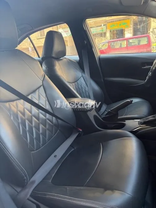 تويوتا كورولا 2022 أبيض مستعملة للبيع - 6