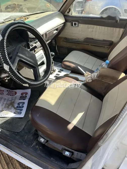 تويوتا كرسيدا 1982 أبيض مستعملة للبيع - 2