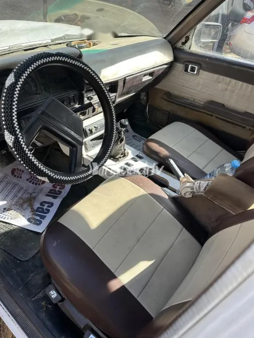 تويوتا كرسيدا 1982 أبيض مستعملة للبيع - 4