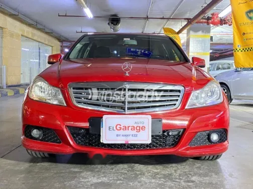 مرسيدس C 180 2013 أحمر مستعملة للبيع - 1