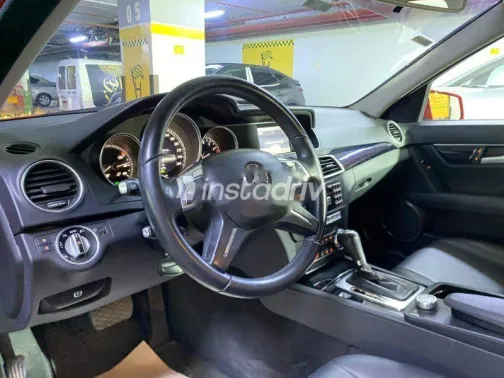 مرسيدس C 180 2013 أحمر مستعملة للبيع - 3