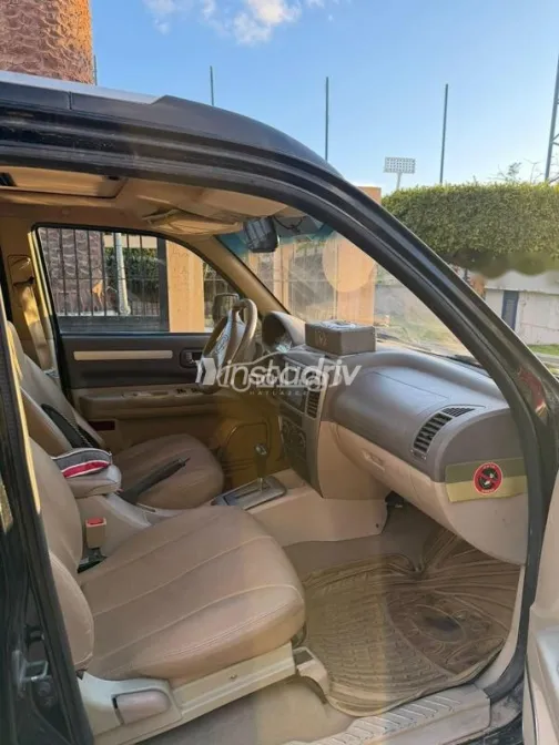 جيب كومودو 2009 أسود مستعملة للبيع - 9