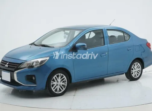 ميتسوبيشي اتراج 2023 أزرق غامق مستعملة للبيع - 3