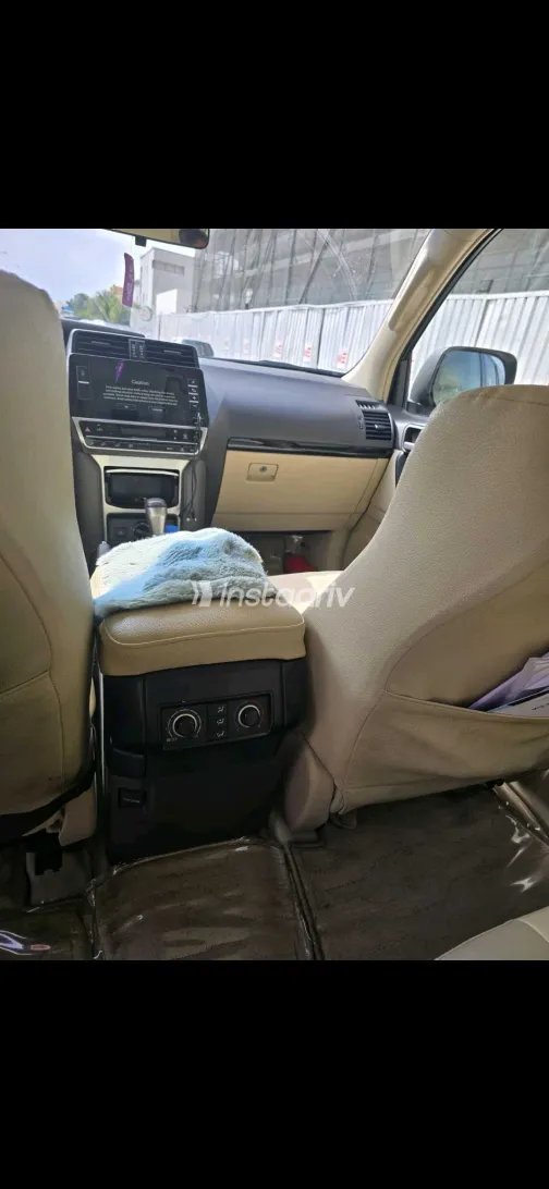 تويوتا برادو 2023 أبيض مستعملة للبيع - 8