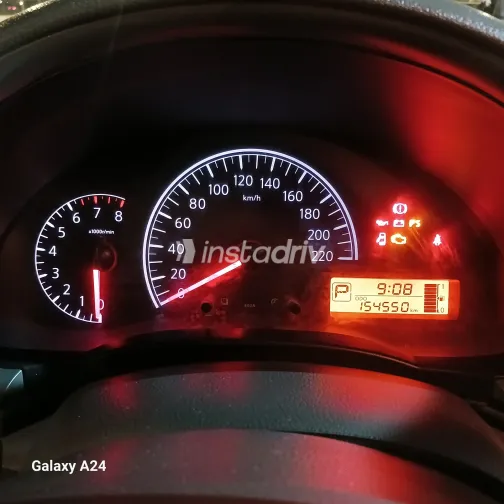 نيسان صنى 2019 أبيض مستعملة للبيع - 1