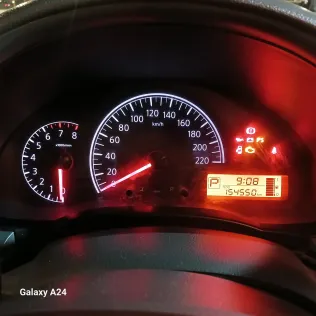 نيسان صنى 2019 أبيض مستعملة للبيع