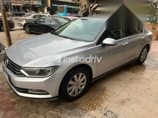 فولكس فاغن باسات 2017 فضي مستعملة للبيع - 4
