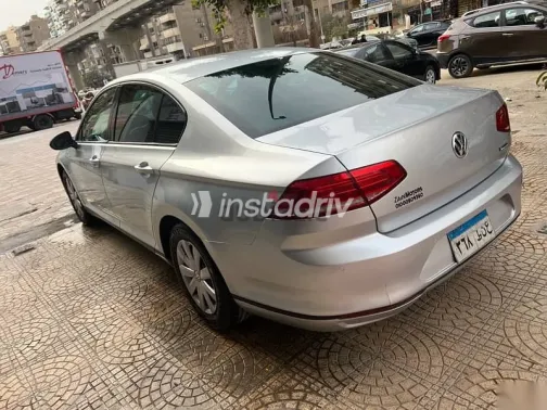 فولكس فاغن باسات 2017 فضي مستعملة للبيع - 8