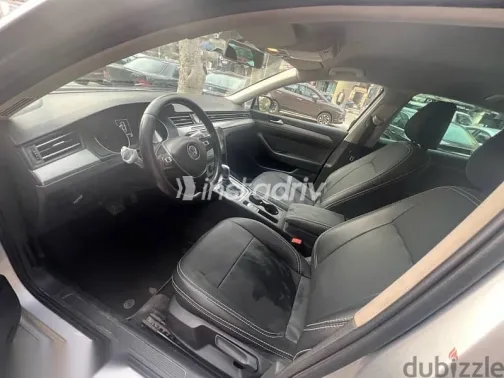 فولكس فاغن باسات 2017 فضي مستعملة للبيع - 9