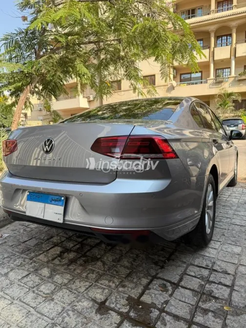 فولكس فاغن باسات 2022 أبيض مستعملة للبيع - 6