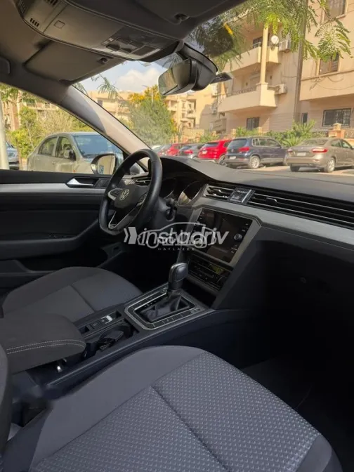 فولكس فاغن باسات 2022 أبيض مستعملة للبيع - 9