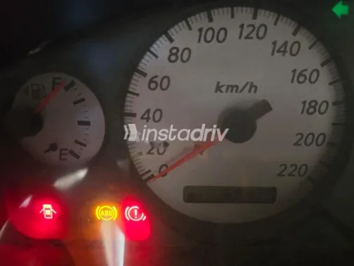 نيسان صنى 2010 أحمر غامق مستعملة للبيع - 3