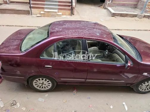 نيسان صنى 2010 أحمر غامق مستعملة للبيع - 6