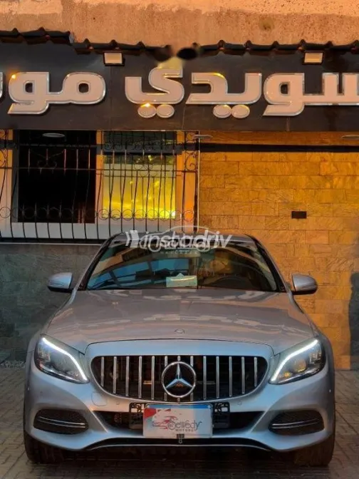 Mercedes C 180 2015 Silver Used for Sale - 7