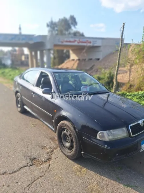 سكودا اوكتافيا A4 2006 ذهبي مستعملة للبيع - 2