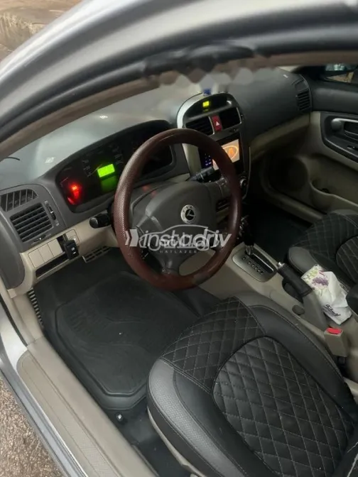 كيا سيراتو 2005 أبيض مستعملة للبيع - 5