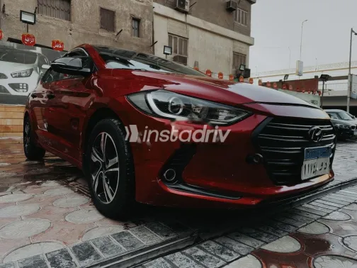 هيونداي إلنترا 2019 أحمر مستعملة للبيع - 2