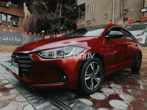 هيونداي إلنترا 2019 أحمر مستعملة للبيع - 3