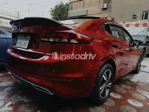 هيونداي إلنترا 2019 أحمر مستعملة للبيع - 6