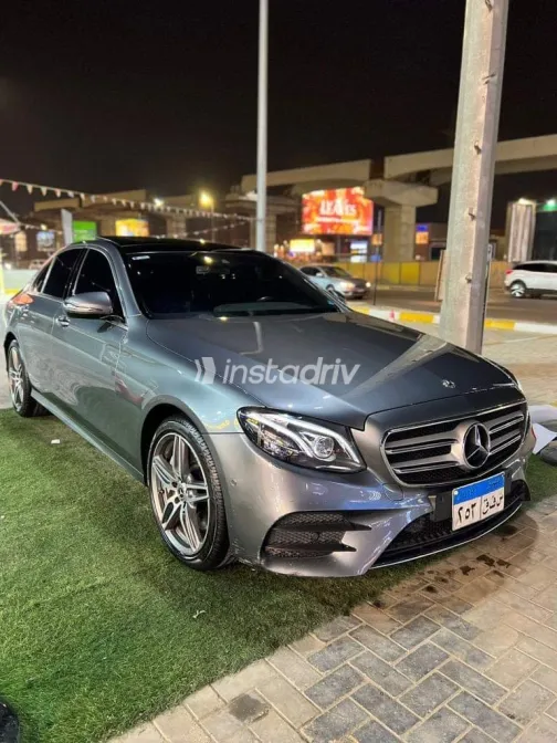 مرسيدس E 300 2017 أبيض مستعملة للبيع - 2