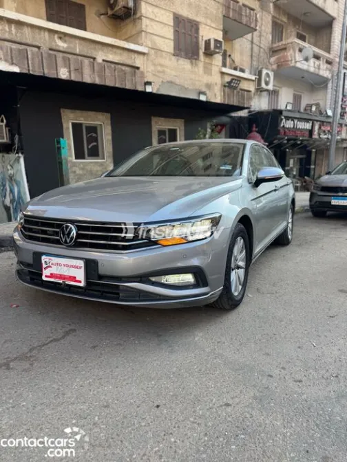 Volkswagen Passat 2022 White Used for Sale - 8