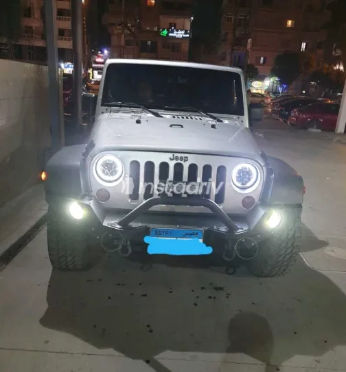 جيب رانجلر 2013 أبيض مستعملة للبيع - 1