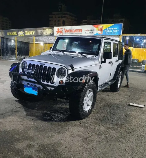 جيب رانجلر 2013 أبيض مستعملة للبيع - 2