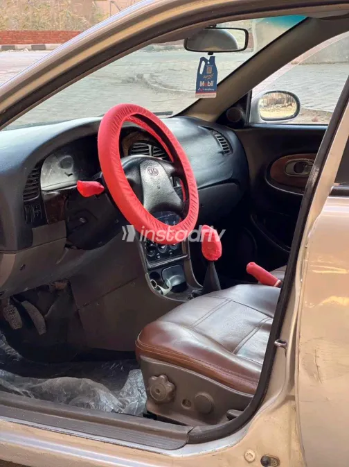 Kia Sephia 2002 White Used for Sale - 2