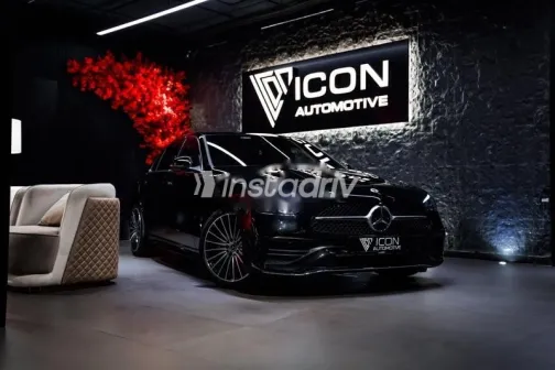 مرسيدس C 180 2025 أسود مستعملة للبيع - 1