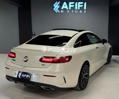 مرسيدس E 200 2021 أبيض مستعملة للبيع - 2