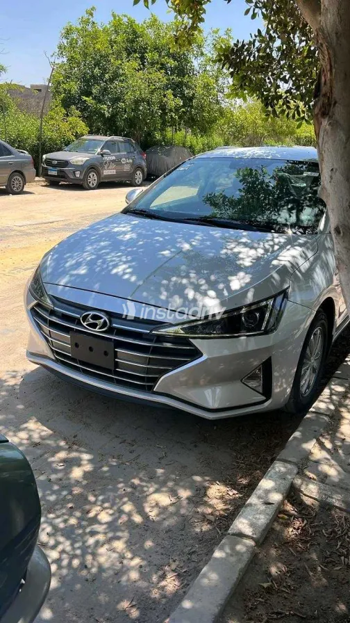 هيونداي إلنترا اتش دى 2025 أبيض مستعملة للبيع - 1