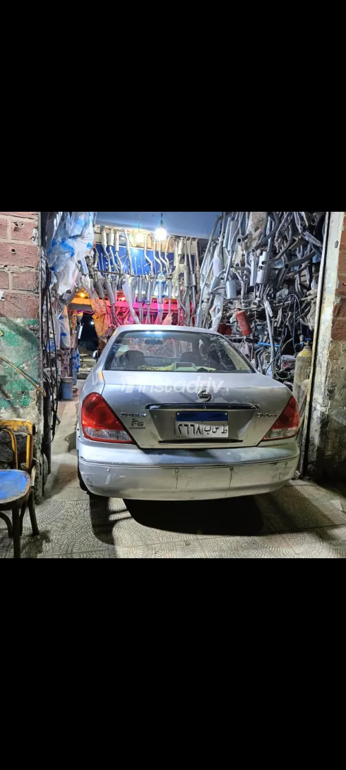 نيسان صنى 2008 أبيض مستعملة للبيع - 1