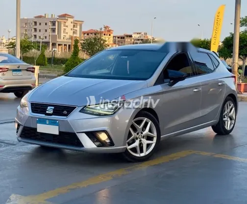 سيات ابيزا 2020 فضي مستعملة للبيع - 1