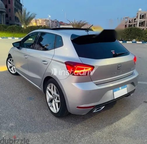 سيات ابيزا 2020 فضي مستعملة للبيع - 3