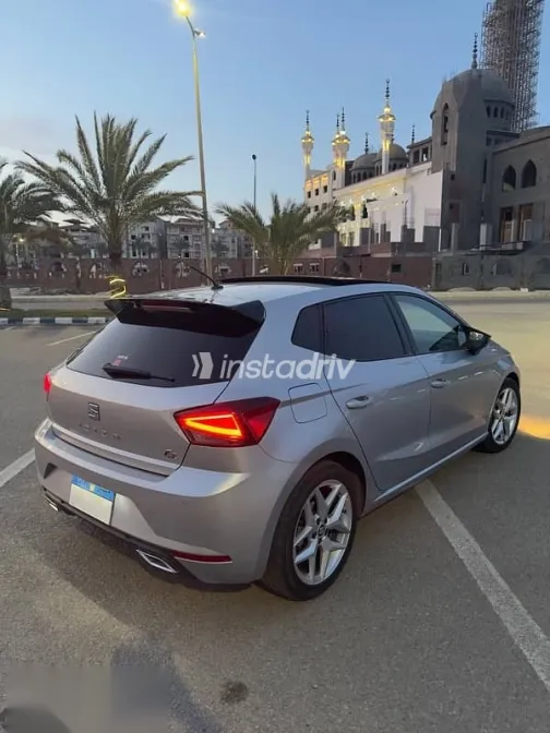 سيات ابيزا 2020 فضي مستعملة للبيع - 4