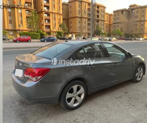 شيفروليه كروز 2010 رمادي مستعملة للبيع - 4