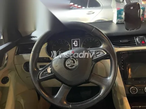 سكودا اوكتافيا 2015 أسود مستعملة للبيع - 8