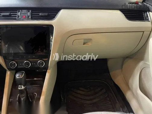 سكودا اوكتافيا 2015 أسود مستعملة للبيع - 9